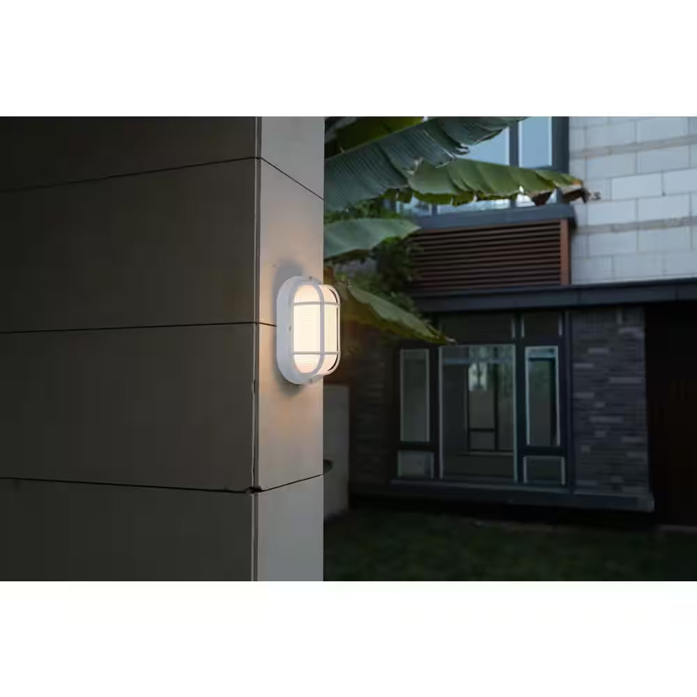 Coastal White Outdoor Integrated LED Wall Lantern